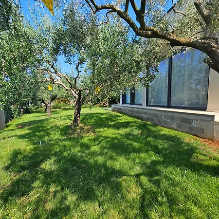 Villa Aurora