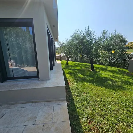 Aurora Villa