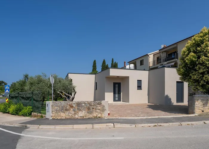 Aurora Vila Vrsar