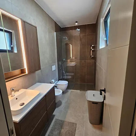 Aurora Villa
